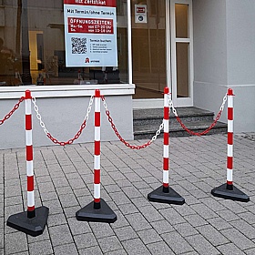 Guarda Post and Chain Barrier Systems