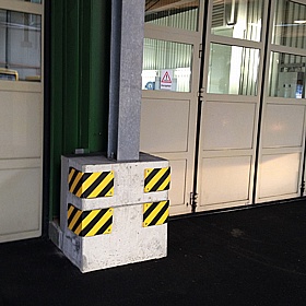 Traffic-Line Column Impact Protection Barrier