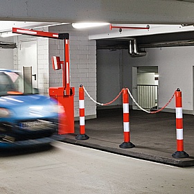 Traffic-Line Chain Posts with Chain Eyes